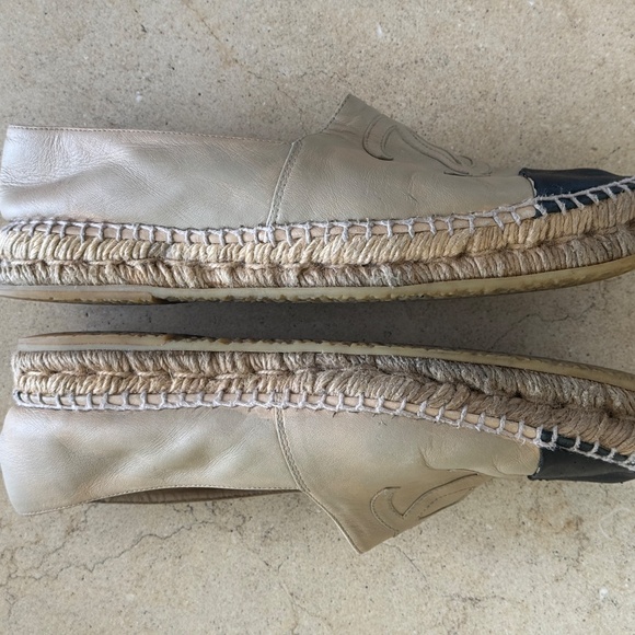 CHANEL Interlocking CC Logo Leather Espadrilles 8.5 - Picture 2 of 8